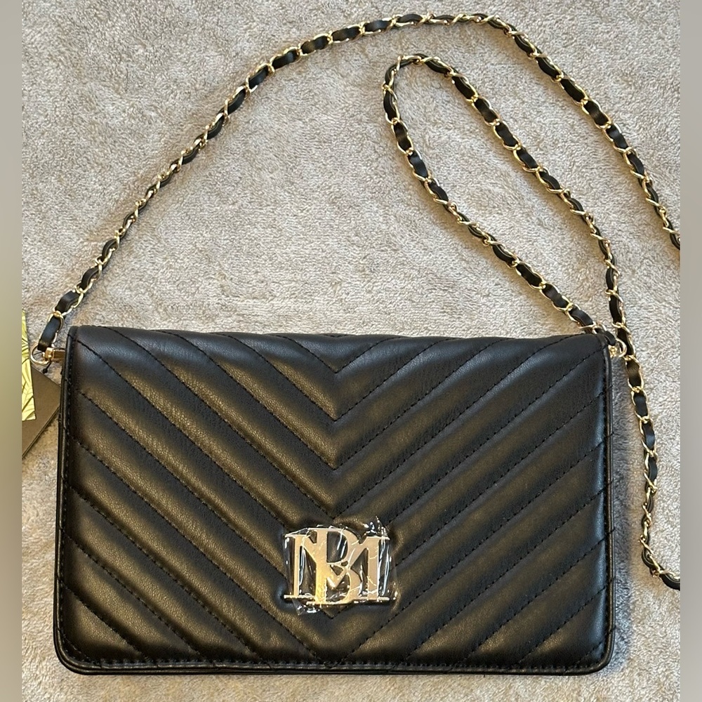 BADGLEY MISCHKA V Quilting Crossbody w/Logo Tessel-Black (NWT) - Picture 2 of 9